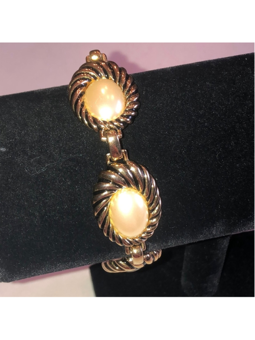 Angel Brand Signed Vintage Gold Tone Faux Pearl Bracelet - Picture 2 of 9
